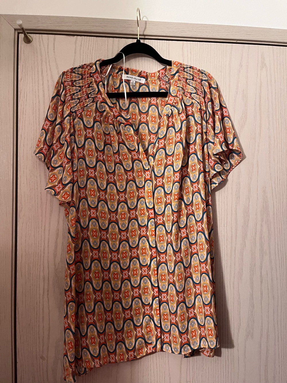 Rose & Olive Short-Sleeve Geometric Print Blouse in Multi-Color